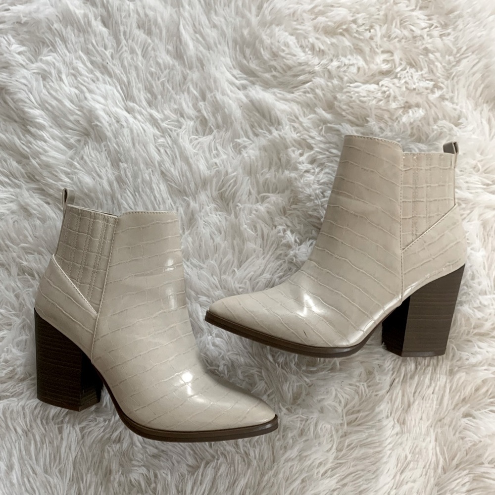 Cream/ Ivory/ White Booties